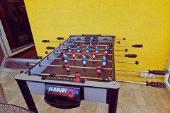 Kickertisch auf der Terrasse
