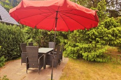Zweite Terrasse im großen Garten