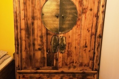 Unser Schmuckstück: antiker Kleiderschrank