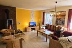 gemütliches, helles Wohnzimmer