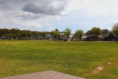 Liegewiese-vom-See-aus