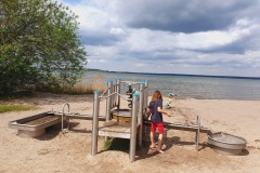 Wasserspielplatz-direkt-am-Wasser