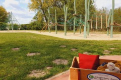 mit-dem-Bollerwagen-zum-Strand-Spielplatz